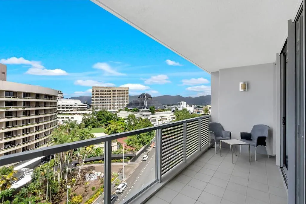 Apartment City Living At Harbour Lights On The Waterfront Cairns