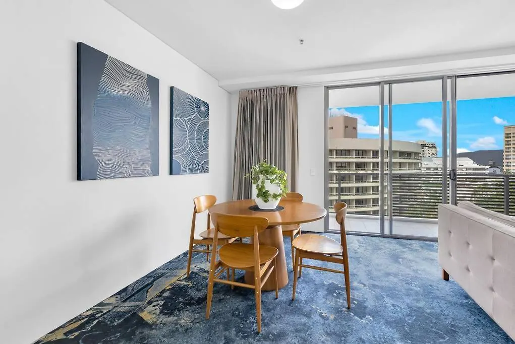 Apartment City Living At Harbour Lights On The Waterfront Cairns