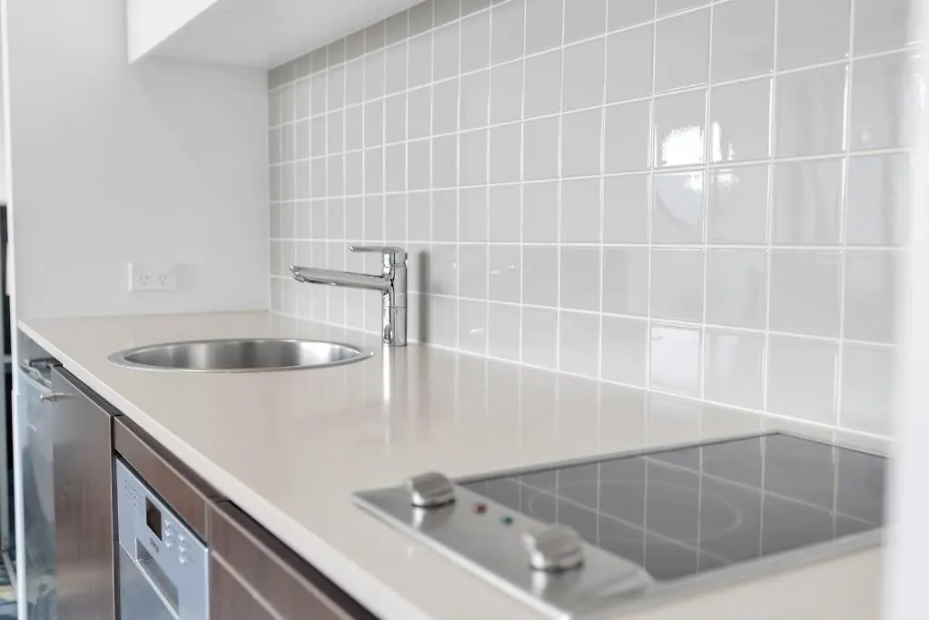 City Living At Harbour Lights On The Waterfront Cairns 0*,